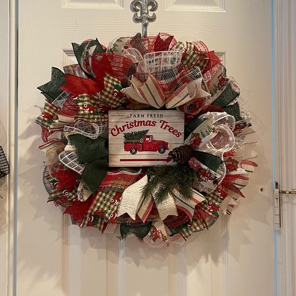 CHRISTMAS WREATH - RED truck Christmas Trees. Moss Buffalo Plaid, Hunter Green+ - Picture 11 of 11
